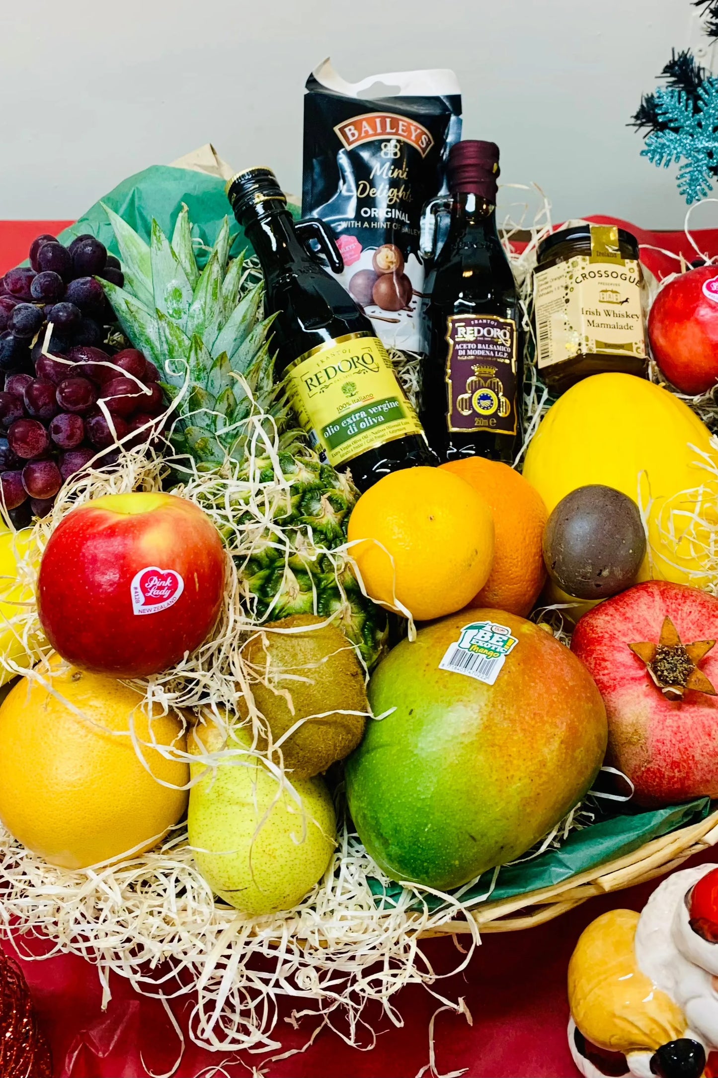 CHRISTMAS BASKET LARGE